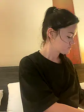 Snapshot of English-Chloe96 chatting on 10-06-25, 03:40 English-Chloe96 online show from 10-06-25, 03:40
