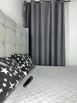 prettiepearl online show from 11-24-25, 08:20