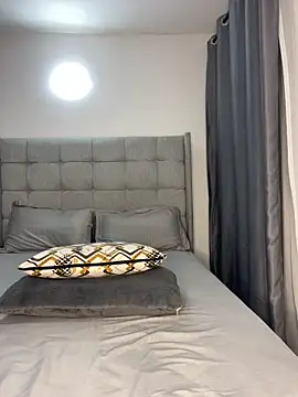 prettiepearl online show from 04-12-26, 01:42