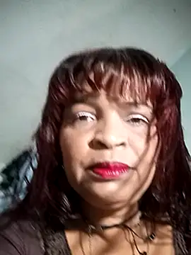 Snapshot of _violetta_- chatting on 03-21-25, 02:18  violetta - online show from 03-21-25, 02:18