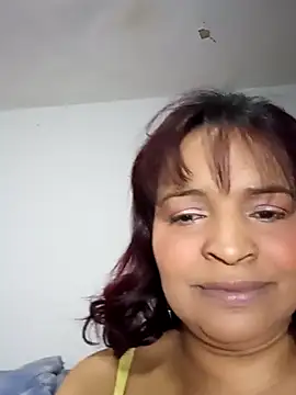 Snapshot of _violetta_- chatting on 09-17-25, 02:52  violetta - online show from 09-17-25, 02:52