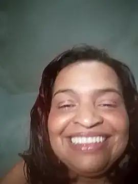 Snapshot of _violetta_- chatting on 03-14-25, 08:17  violetta - online show from 03-14-25, 08:17