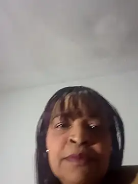 Snapshot of _violetta_- chatting on 09-10-25, 12:53  violetta - online show from 09-10-25, 12:53