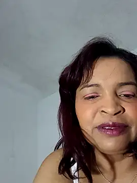 Snapshot of _violetta_- chatting on 10-02-25, 11:35  violetta - online show from 10-02-25, 11:35