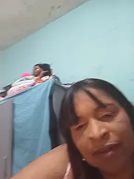 Snapshot of _violetta_- chatting on 07-18-26, 01:25 violetta - online show from 07-18-26, 01:25