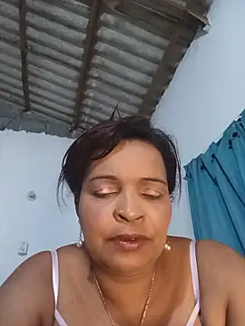 Snapshot of _violetta_- chatting on 06-05-26, 11:21 violetta - online show from 06-05-26, 11:21