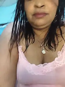 Snapshot of _violetta_- chatting on 06-30-26, 11:38 violetta - online show from 06-30-26, 11:38