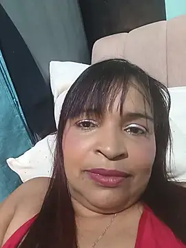 Snapshot of _violetta_- chatting on 07-15-26, 12:39 violetta - online show from 07-15-26, 12:39