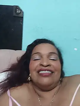 Snapshot of _violetta_- chatting on 07-05-26, 02:16 violetta - online show from 07-05-26, 02:16