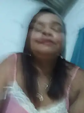 Snapshot of _violetta_- chatting on 06-12-26, 01:58 violetta - online show from 06-12-26, 01:58