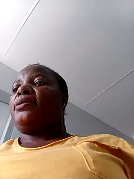 Snapshot of Sexyebonyxxx87 chatting on 10-21-25, 11:42 Sexyebonyxxx87 online show from 10-21-25, 11:42