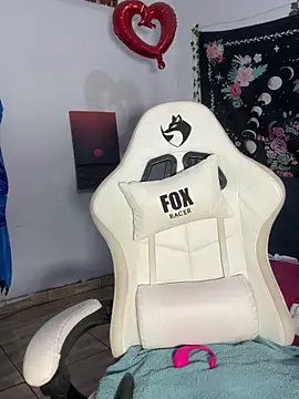 Snapshot of RuivaRaposinha chatting on 10-08-25, 03:52 RuivaRaposinha online show from 10-08-25, 03:52