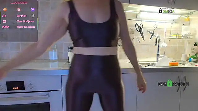 MilfeaN online show from 11-25-25, 06:14