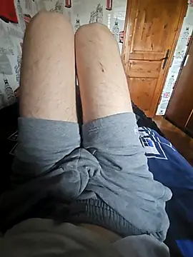 Azerty0911 online show from 12-02-25, 09:22