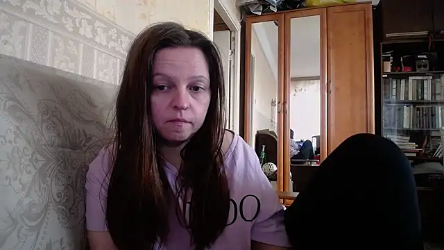 Snapshot of CatMelissa chatting on 12-04-24, 09:01 CatMelissa online show from 12-04-24, 09:01