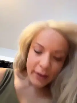 EllaSnow online show from 04-09-26, 12:55