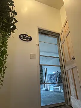 EllaSnow online show from 03-15-26, 03:41