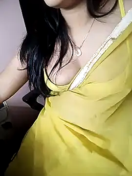 Snapshot of karishma chatting on 03-20-25, 11:12 karishma online show from 03-20-25, 11:12