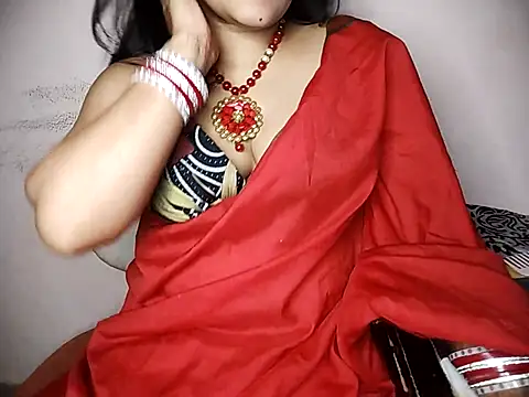 Snapshot of karishma chatting on 10-15-25, 02:03 karishma online show from 10-15-25, 02:03