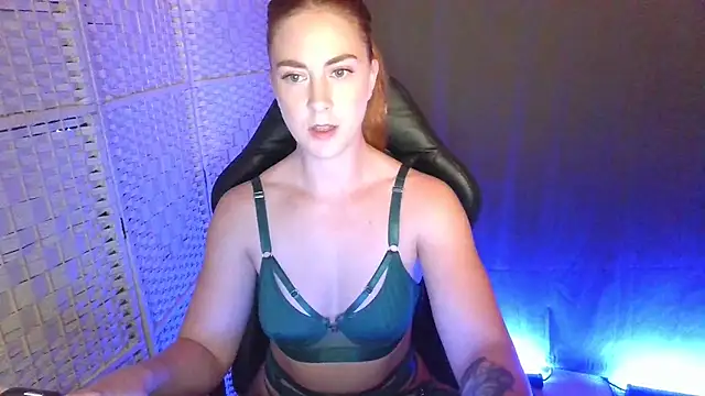 KayleyxEmily online show from 10-25-25, 08:09