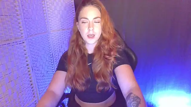 KayleyxEmily online show from 11-26-25, 09:04