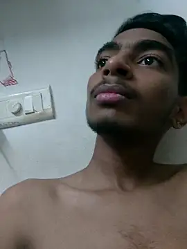 Snapshot of biggboyzz chatting on 12-19-25, 01:02 biggboyzz online show from 12-19-25, 01:02