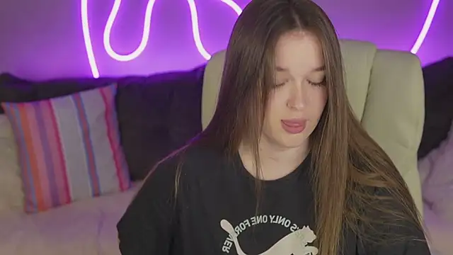 DonnaLustt online show from 11-17-25, 02:32