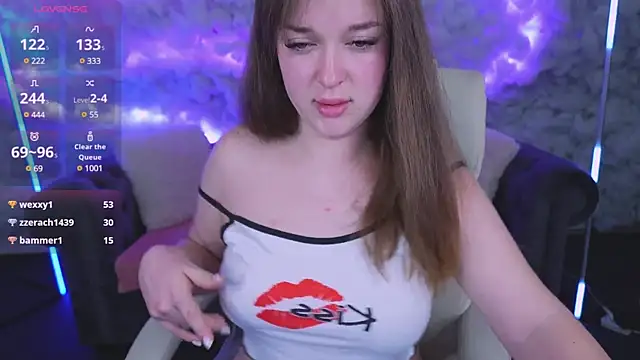 DonnaLustt online show from 03-18-25, 05:23