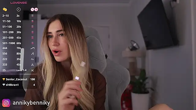 Coconutkittyy online show from 12-24-24, 05:13