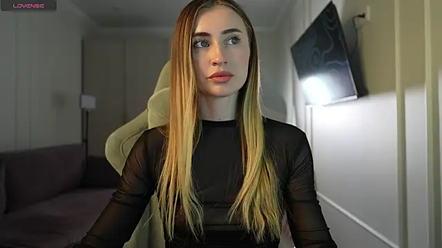 Coconutkittyy online show from 10-23-25, 05:11