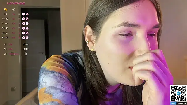 Maria Bowie online show from 12-14-25, 08:58