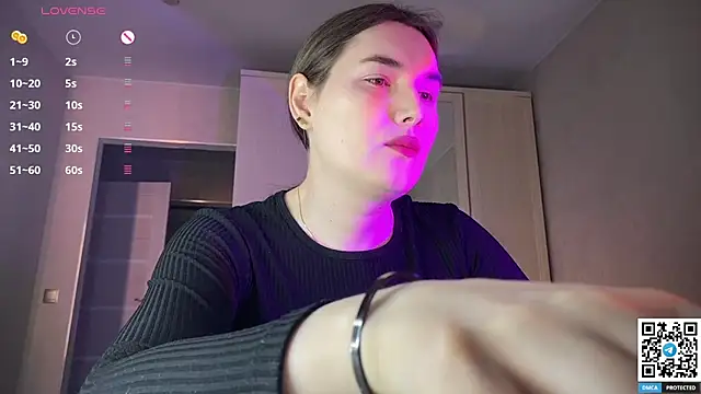 Snapshot of Maria_Bowie chatting on 05-02-26, 04:39 Maria Bowie online show from 05-02-26, 04:39