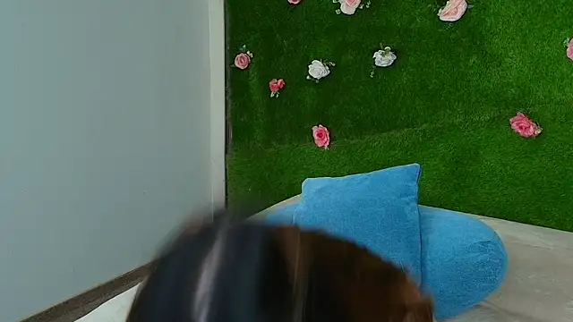 Huge Titties  online show from 01-08-26, 06:03