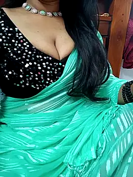 Snapshot of amala_ss chatting on 03-11-25, 03:14 amala ss online show from 03-11-25, 03:14