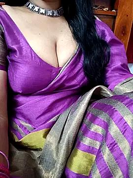 Snapshot of amala_ss chatting on 03-02-25, 01:42 amala ss online show from 03-02-25, 01:42