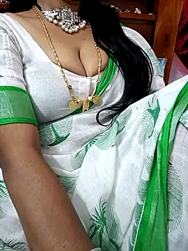 Snapshot of amala_ss chatting on 02-24-25, 10:15 amala ss online show from 02-24-25, 10:15