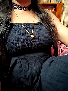 Snapshot of amala_ss chatting on 10-18-25, 01:35 amala ss online show from 10-18-25, 01:35