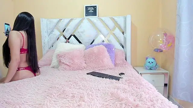 Anniie grey online show from 03-16-26, 09:39