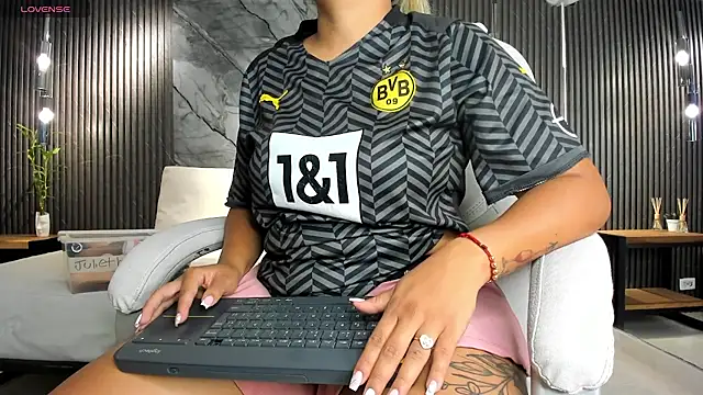 julietha taylor online show from 11-08-25, 03:21