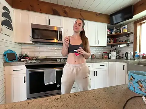 MissSwitch online show from 01-28-25, 02:10