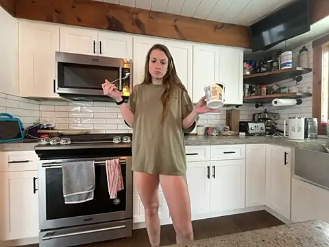MissSwitch online show from 01-17-25, 04:04
