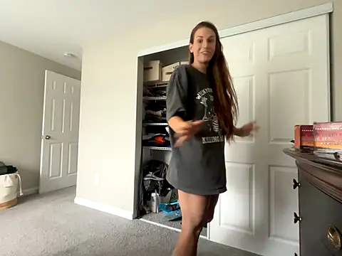 MissSwitch online show from 10-07-25, 02:07