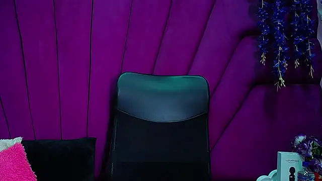 nathalia pink online show from 10-17-25, 01:35