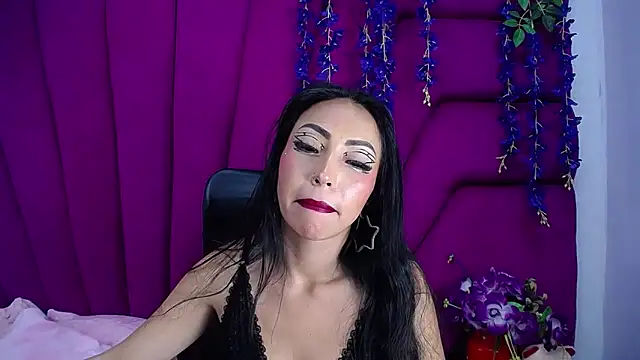 nathalia pink online show from 05-13-26, 03:46