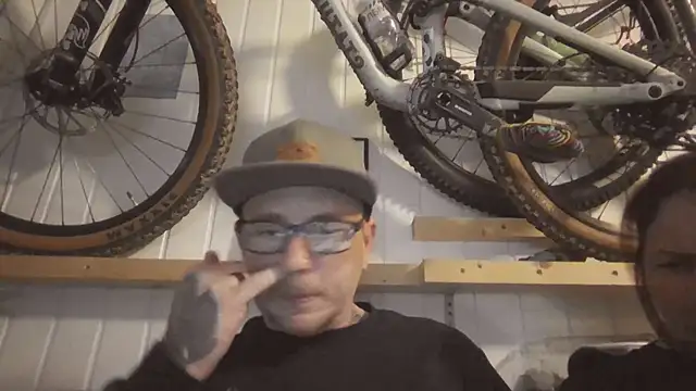 Snapshot of 420Curvybabe chatting on 12-08-24, 06:17 420Curvybabe online show from 12-08-24, 06:17