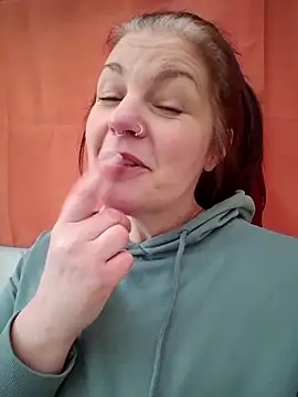 Snapshot of 420Curvybabe chatting on 03-03-25, 05:31 420Curvybabe online show from 03-03-25, 05:31