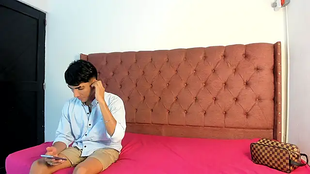 boys yourparty online show from 10-13-25, 01:02