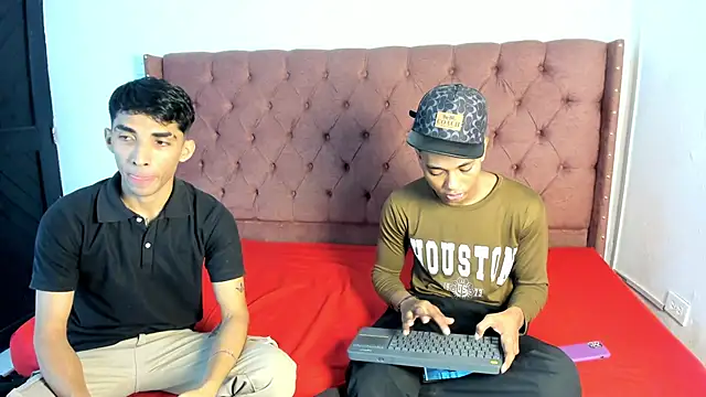 boys yourparty online show from 10-10-25, 01:12