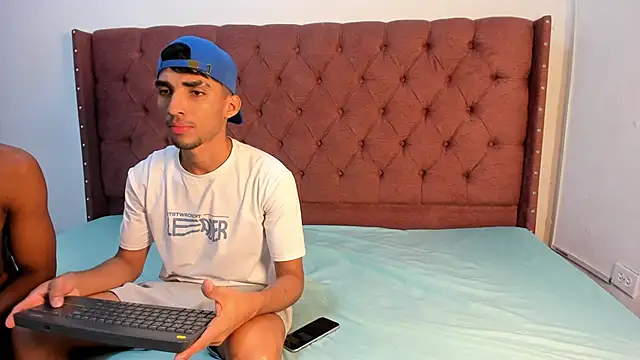 boys yourparty online show from 09-12-25, 01:11