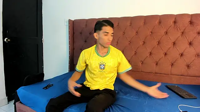 boys yourparty online show from 09-30-25, 01:06